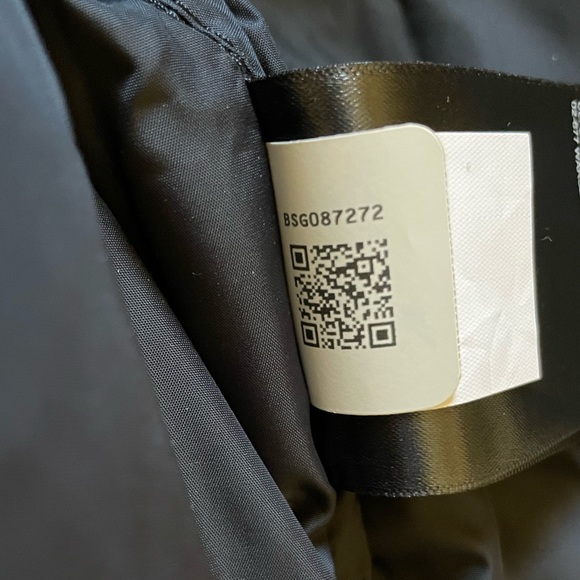 The North Face Women’s Nuptse Printed Down Jacket - Picture 10 of 11